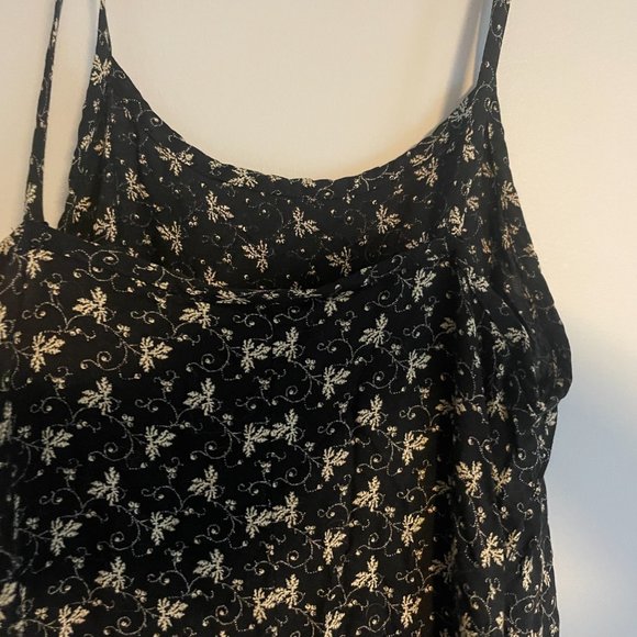 Adorable Floral Midi Dress - Picture 3 of 4